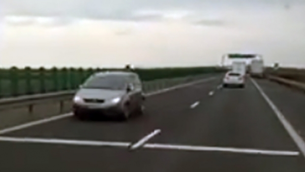 Șofer surprins când mergea pe contrasens, pe autostradă - sofera163932000-1552295642.jpg