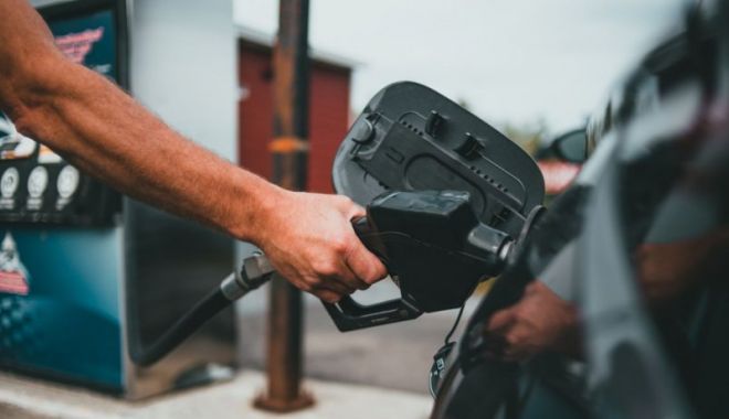 Vești proaste pentru șoferii români. Motorina se scumpește din nou, iar prețurile vor urca în continuare