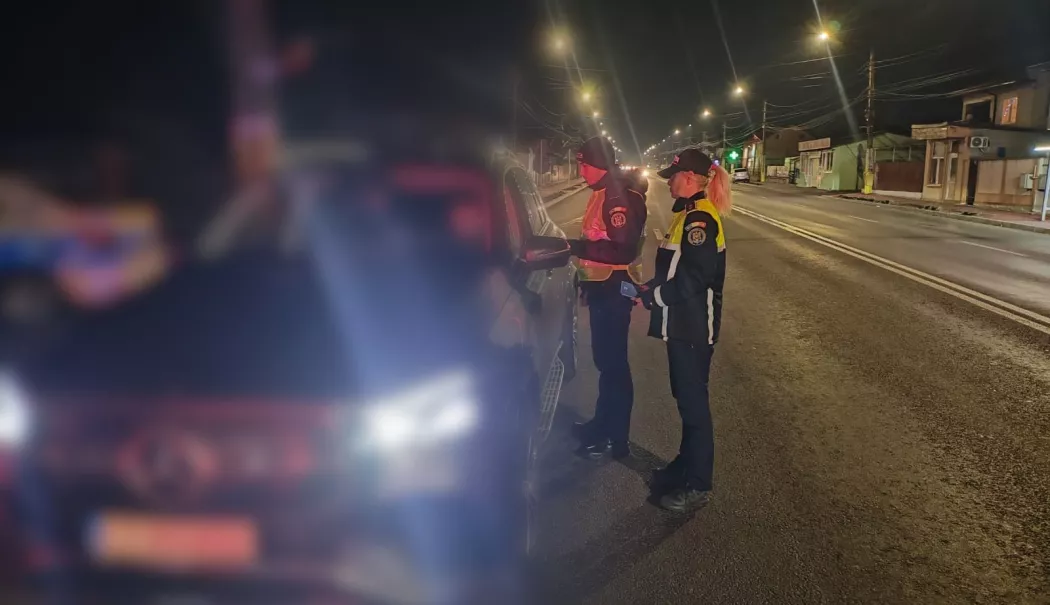 Trei șoferi prinși fără drept de a conduce, în doar 24 de ore, pe șoselele din Constanța - soferi-permis-1768375662.webp