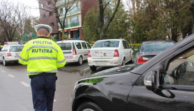 Mulți inconștienți  în trafic.  Băuți și fără permis - sofericertaticulegea-1477588044.jpg
