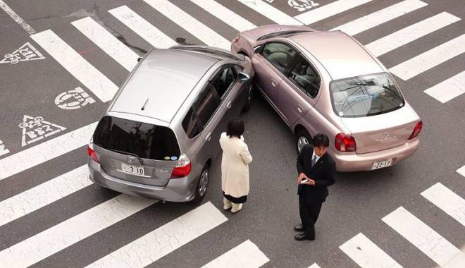 Șoferii și service-urile auto protestează împotriva modificărilor poliței RCA - soferiserviceautoprotestrca-1416923902.jpg