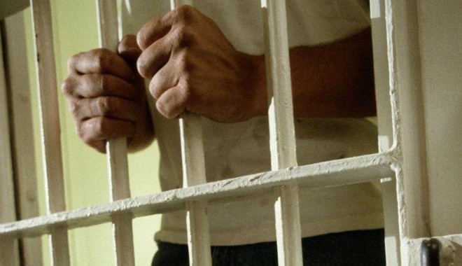 Șoferul care făcea liniuțe pe strada Interioară rămâne în arest - soferliniutearest-1411580825.jpg