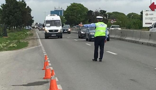 Prins băut, la prima oră a dimineții, la volanul microbuzului plin cu pasageri - soferul-1557952161.jpg