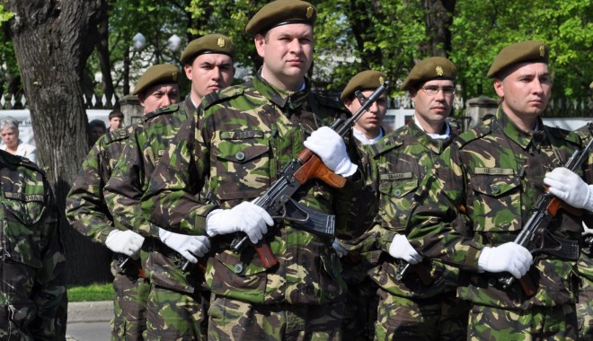 Soldații și gradații voluntari vor putea efectua serviciul militar până la 50 de ani - soldati-1324565881.jpg
