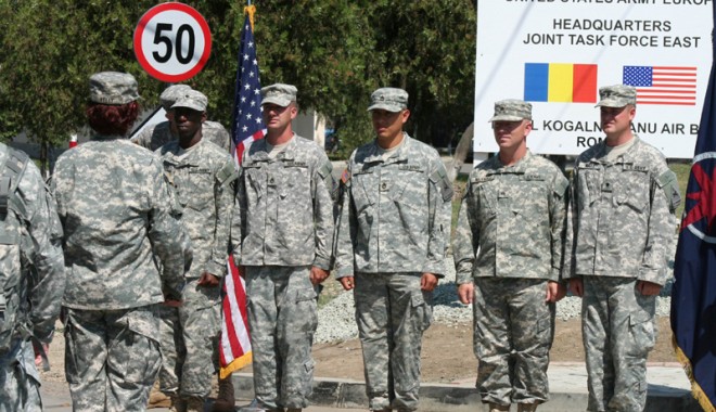 Cum folosesc americanii Constanța pentru a ajunge în Irak - soldatiamericanikogalniceanugf46-1315425521.jpg