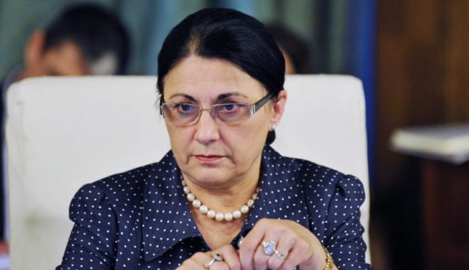Ecaterina Andronescu îi propune unui vlogger un job la minister - solutiaecaterineiandronescu840x5-1555317887.jpg