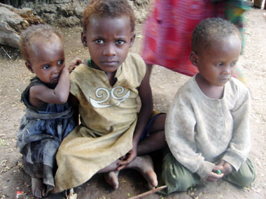 Catastrofă umanitară: ONU a declarat foamete în două regiuni din Somalia - somaliaphotokids-1311166329.jpg