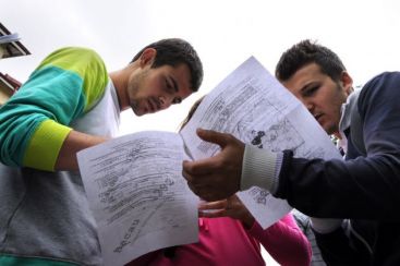 Viitorul elevilor picați la Bac: chelneri, paznici sau vânzători. Doar 1 din 10 și-ar găsi job în această vară - someri-1310364773.jpg