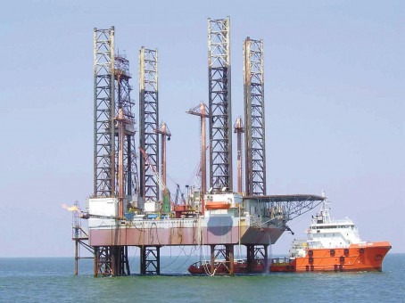Începe extracția gazelor de mare adâncime, din Marea Neagră - sonda-1329960610.jpg