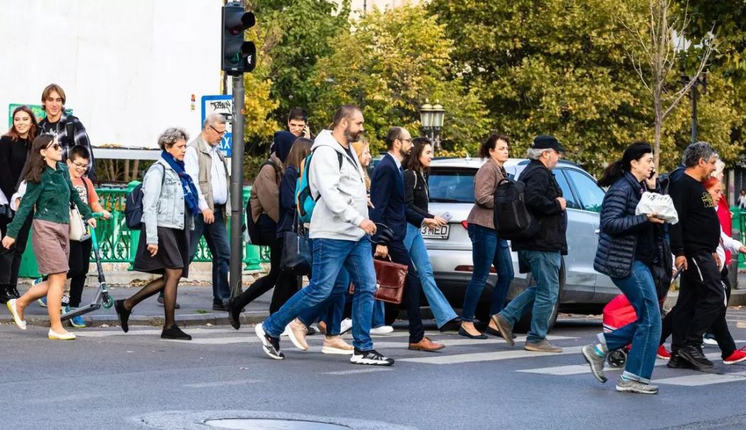 Sondaj: AUR și USR, susținute mai degrabă de bărbați, iar PSD și PNL de femei - sondaj-1762877674.jpg