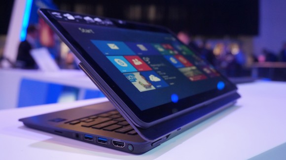 SONY își avertizează clienții. Au scos pe piață laptopuri periculoase! - sonyvaiofit11a-1397384470.jpg