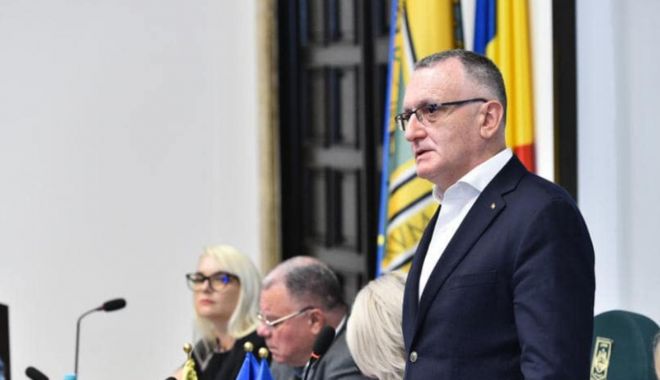 Masă caldă pentru elevi . Sorin Cîmpeanu: „Este vorba de o creştere semnificativă a alocaţiei zilnice pentru hrană la 15 lei pe zi”