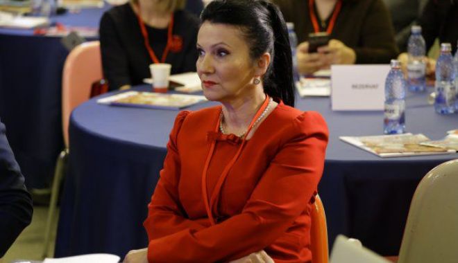 Sorina Pintea: Pensionarii cu venituri de până la 990 de lei vor beneficia de medicamente compensate cu 90% - sorina-1531822549.jpg