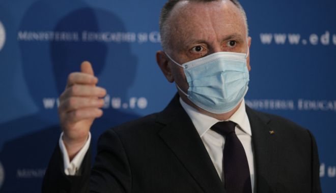 Sorin Cîmpeanu: Am asigurări că vaccinarea profesorilor va începe înainte de 8 februarie - sorincimpeanu-1611415850.jpg