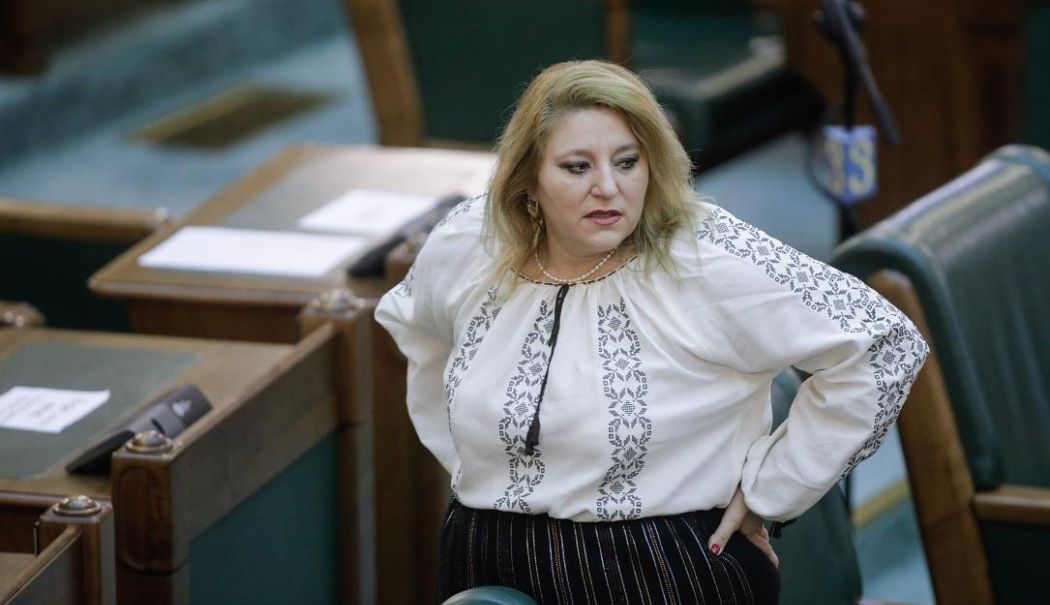 Diana Şoşoacă: „Voi candida la preşedinţia României” - sosoaca-candidatura-1739800736.jpg
