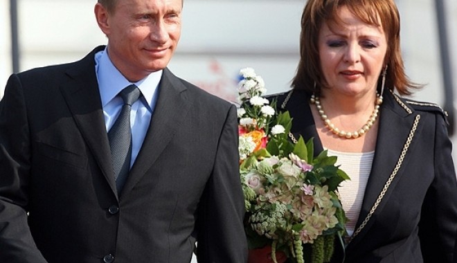 Averea lui Vladimir Putin, la partaj. Află cât va primi soția lui, după divorț! - sotieputin-1370602203.jpg