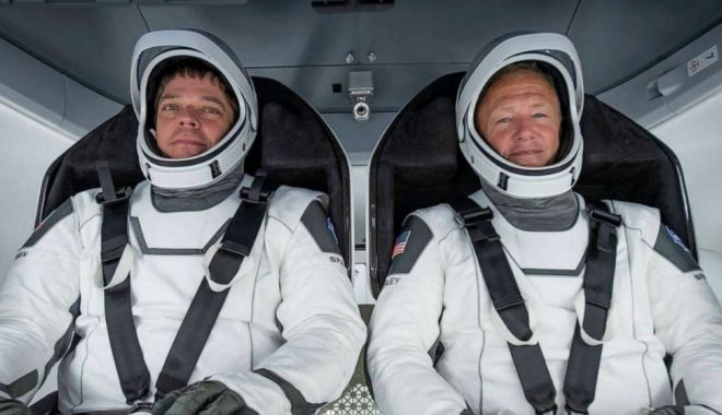 Capsula SpaceX a ajuns după 19 ore la ISS - space-1590957586.jpg