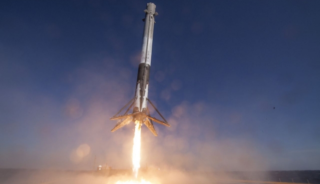 A fost testată o rachetă de croazieră capabilă să poarte arme nucleare - spacex-1486032592.jpg