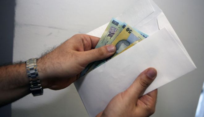 Directorul Spitalului Județean Tulcea, arestat preventiv după ce a fost prins luând mită 300 de lei - spaga-1571234152.jpg