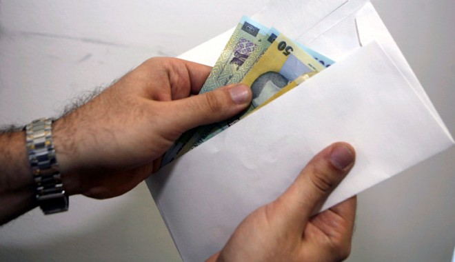 Între 150 și 300 de lei șpagă pentru un certificat fiscal 