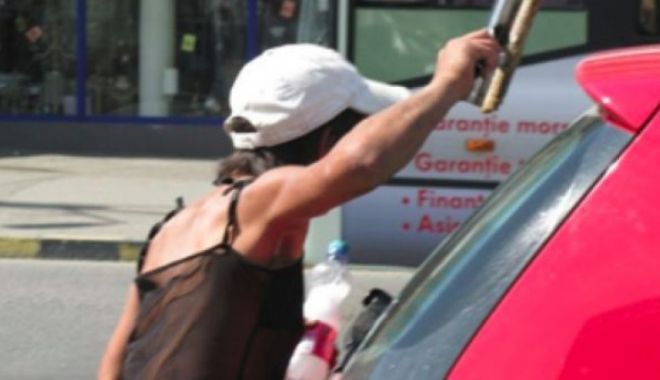 Românii, din nou personaje negative în Italia! Este revoltător ce i-au făcut unui om nevinovat! - spalatorparbrizitalia281881-1524726847.jpg