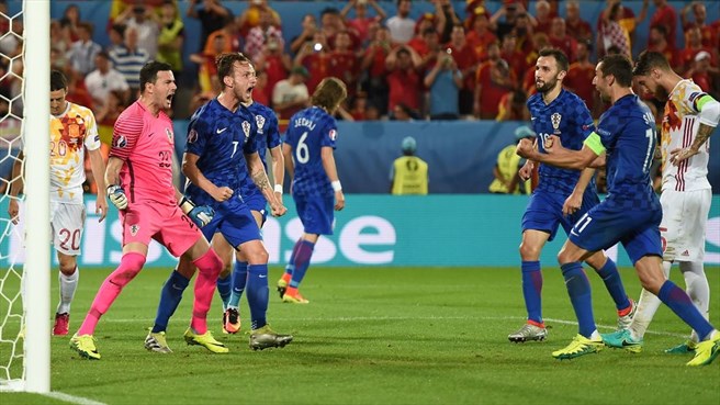 Croația învinge Spania și câștigă grupa D. În optimi Spania – Italia - GALERIE FOTO - spania3-1466582678.jpg