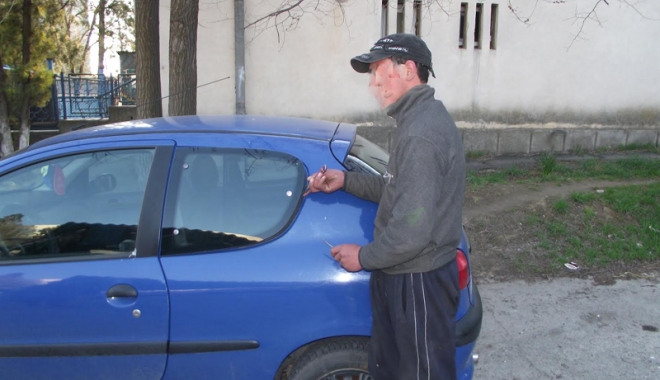 Spărgător de mașini, prins în flagrant de un jandarm aflat în timpul liber - spargator-1490802748.jpg