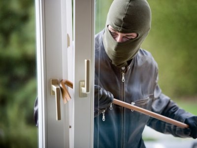 SPARGERE la MAGAZINUL de la ANTONIADIS / Cei doi hoți, reținuți de polițiști - spargereneobisnuitalaunmagazinho-1475925297.jpg