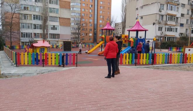 Spațiu de joacă sigur și modern pe strada Adamclisi - spatiudejoaca-1580764173.jpg