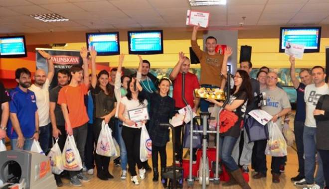 Specialiști în doborât popice. Ei sunt campionii bowlingului! - specialisti-1424886710.jpg