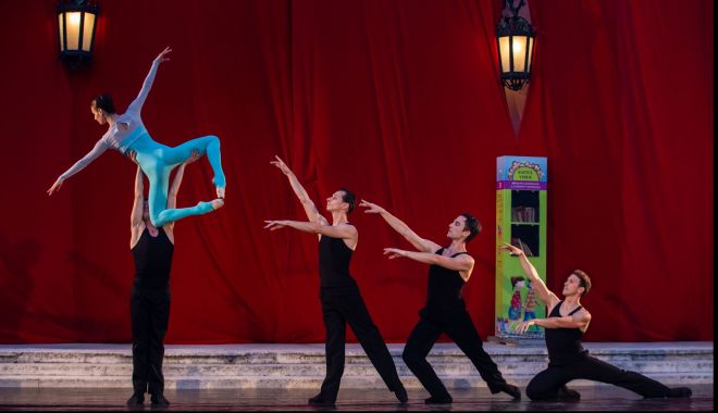 Artiştii Teatrului „Oleg Danovski” susţin ultimele spectacole în aer liber ale lunii august