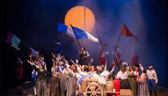 Spectacole minunate jucate pe scenele Constanței în acest week-end cultural - spectacoleminunate-1572645073.jpg
