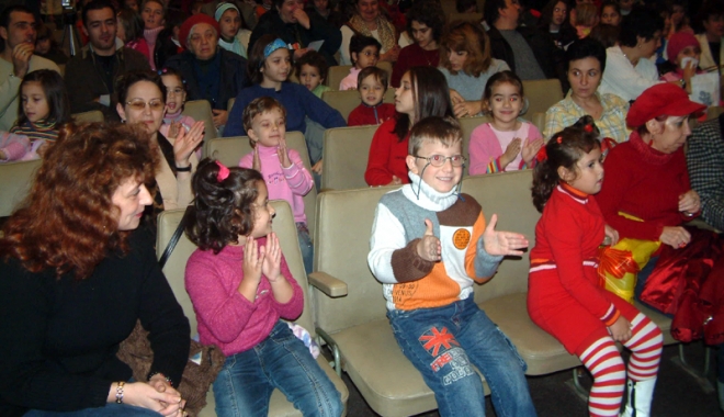 Spectacole pentru cei mai mici spectatori - spectacoleptrceimici-1480091289.jpg