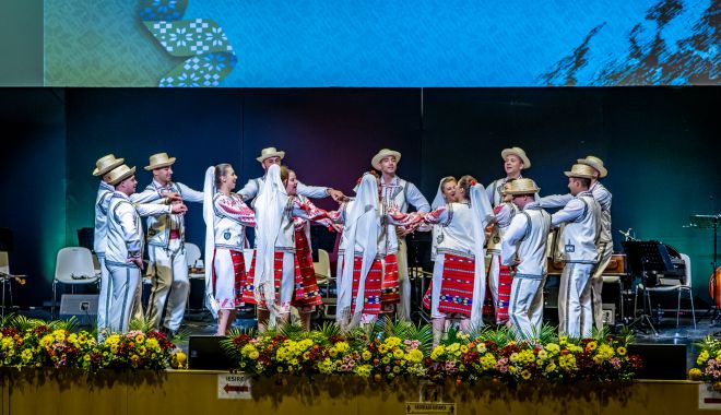 Spectacol extraordinar de folclor, organizat la Constanţa - spectacolextraordinar-1620914420.jpg