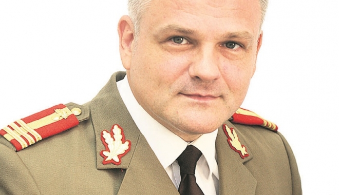 Colonelul Șperlea trage în propriii oameni: 