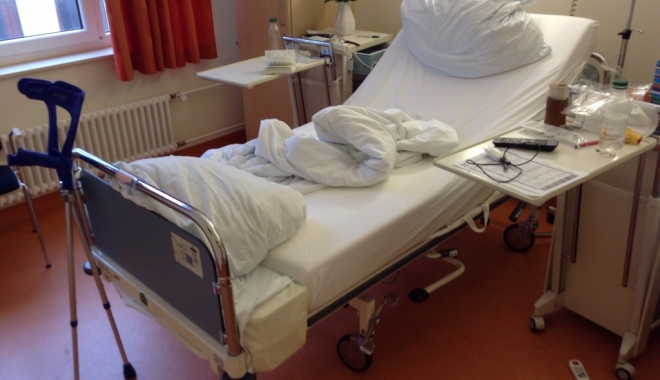 Un nou CAZ SCANDALOS în sistemul sanitar! A murit din cauza unei fracturi banale, pentru că a ajuns la spital în weekend - spitak-1473490250.jpg