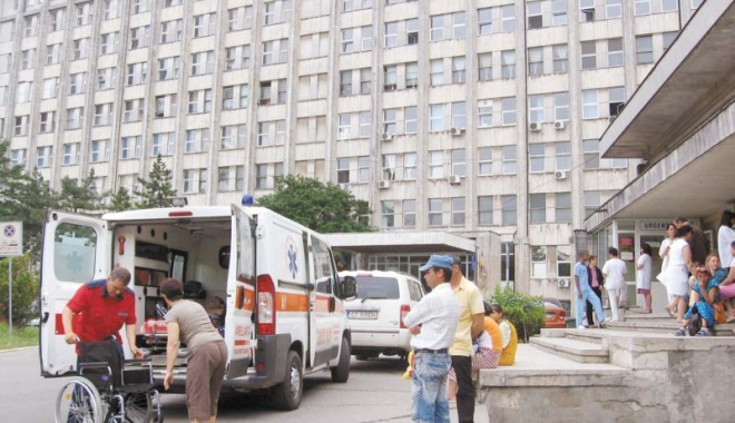 Spitalul Județean angajează  chirurgi plasticieni - spital-1346190885.jpg