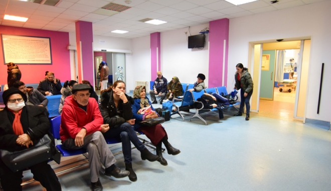 Persoanele care fac dializă, puse la adăpost. Cadrele medicale, pregătite pentru orice situație - spital-1483719059.jpg