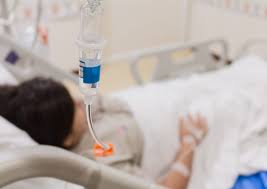 Femeia împușcată de un polițist în misiune va fi trezită treptat din coma indusă - spital-1549797487.jpg