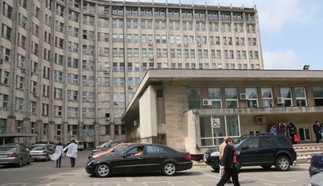 Fetiță cu sindromul TURNER, internată la CONSTANȚA - spital13661998981376391762-1378282635.jpg