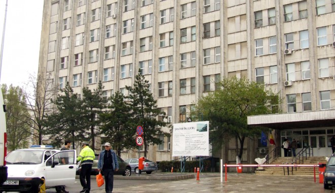 Spitalele au primit bani pentru urgențele medicale - spitaleleauprimitbani-1396537647.jpg