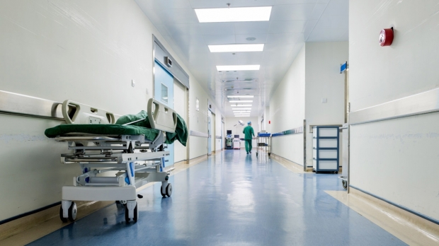 Copil de un an și jumătate, în stare gravă după ce ar fi fost diagnosticat greșit. Reacția ministrului Sănătății - spitaljol266487600-1547125842.jpg