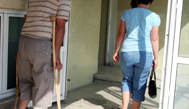Constănțenii, umiliți în Spitalul Județean - spitaluljudeteanbolnavpiciorghip-1308488240.jpg