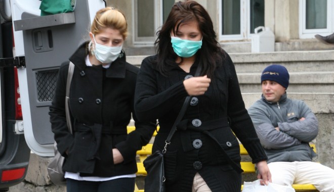 Din februarie se intră în spital doar cu echipament de protecție - spitaluljudeteangripaporcina139-1358335393.jpg