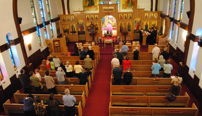 Participarea la slujbele religioase în Grecia, condiţionată de prezentarea unui test COVID negativ - spo041312goodfridayorthodox121-1638183058.jpg