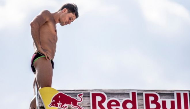 Constantin Popovici, învingător în prima etapă a Seriei Mondiale Red Bull Cliff Diving - sportiv-natatie-1685956305.jpg
