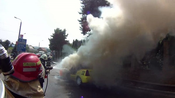 Impact puternic în trafic, la Constanța! TAXI ÎN FLĂCĂRI, DUPĂ UN ACCIDENT RUTIER - sqgfts5104772-1535613677.jpg