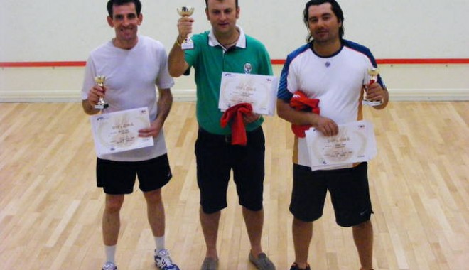 Cupa West Side la squash și-a stabilit campionii - squash2-1347815896.jpg
