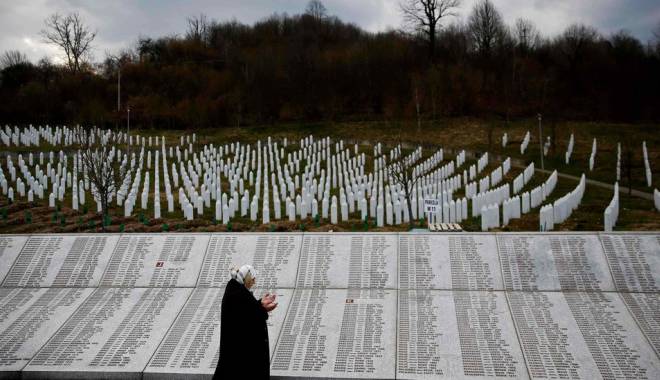 Bosnia comemorează 20 de ani de la masacrul din Srebrenica - sre-1436600468.jpg