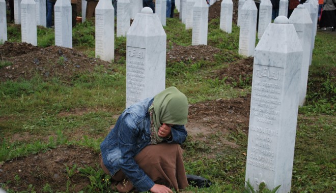 Președintele Serbiei, scuze pentru masacrul de la Srebrenița - srebrenica-1366902823.jpg
